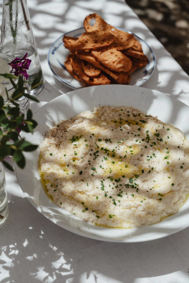 ENSALADILLA DEL CHEF CON LANGOSTINOS Y MAYONESA DE AZAFRÁN