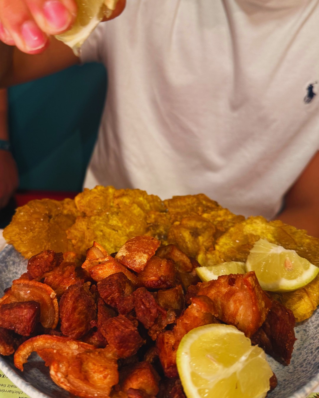 Chicharrón Troceado Con Patacones